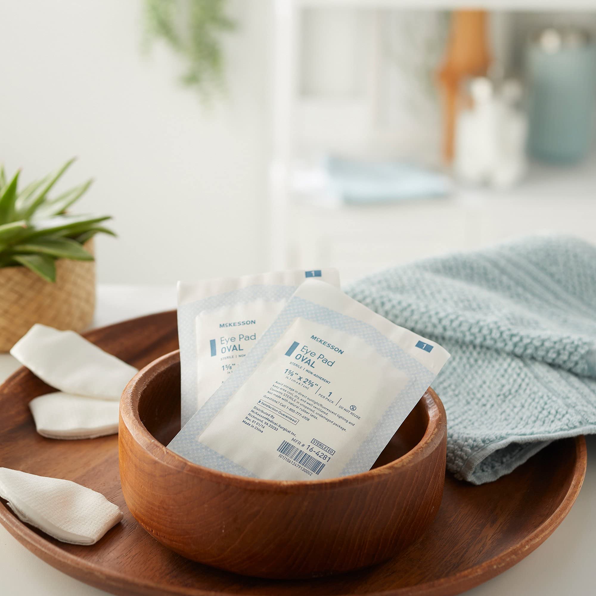 McKesson Eye Pads, Sterile, Oval, Non-Adherent, 1 5/8 in x 2 5/8 in, 50 Count, 12 Packs, 600 Total - Image 4